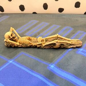 Veronese 2002 Skeleton Incense Burner Reclining Ash Catcher Resin Gothic Horror